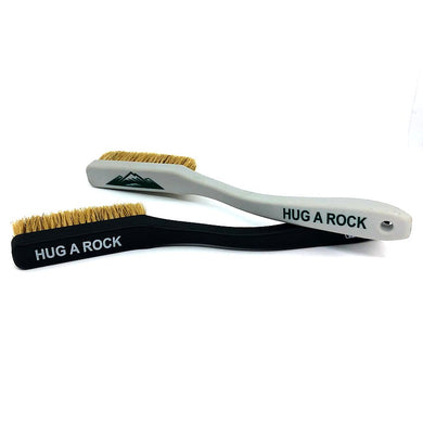brosse hug a rock